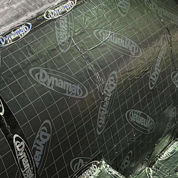 Main product image for Dynamat Xtreme 10425 Hex Pak 18"x32" Sound Deadener Sheet 260-583